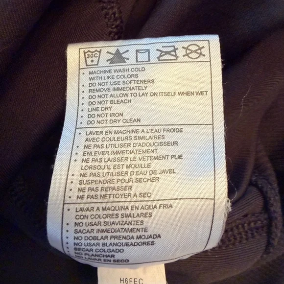 Nike Dri Fit Women’s Size Medium Black Embroidered Track Running Gym Jacket - Picture 7 of 9